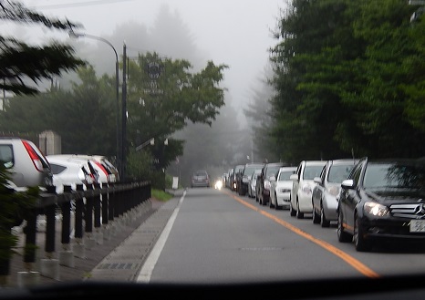 離山通りは中軽井沢方向が大渋滞（国道18号は両方向とも大渋滞）